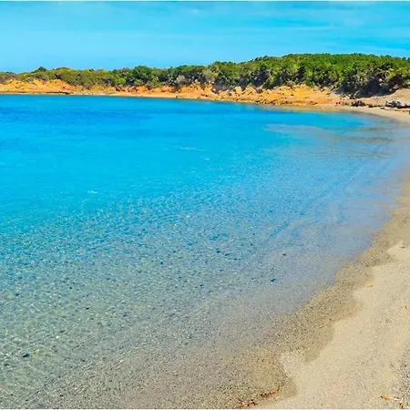 Сasa de vacaciones Maisonnette Climatisee A 35m De La Plage De La Capte Hyères