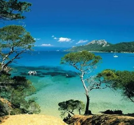 Сasa de vacaciones Maisonnette Climatisee A 35m De La Plage De La Capte Hyères