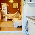 Maisonnette Climatisee A 35m De La Plage De La Capte Hébergement de vacances Hyères
