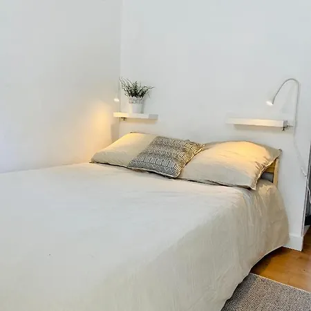 Maisonnette Climatisee A 35m De La De La Capte *
